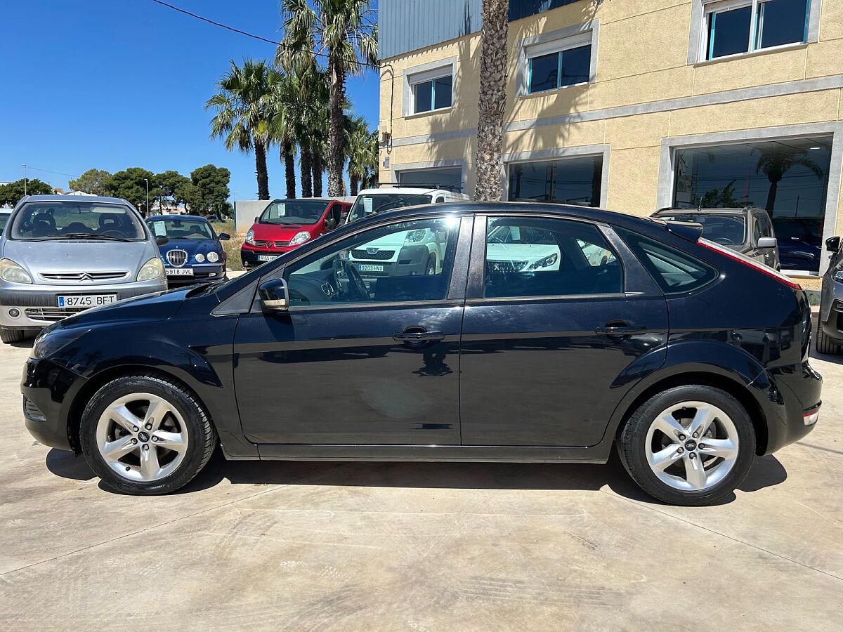 FORD FOCUS ZETEC 1.6 UK RHD IN SPAIN 132000 MILES LONG MOT SUPERB 2010